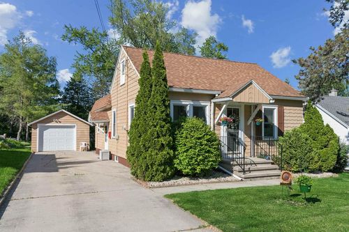 323 E Mission Road, ALLOUEZ, WI, 54301 | Card Image