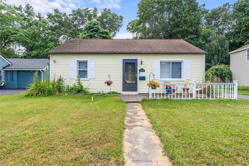 15 Penhurst Rd, Brighton, NY, 14610-2757 | Card Image