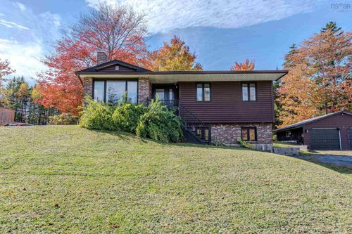 786 Myra Rd, Porters Lake, NS, B3E1G5 | Card Image