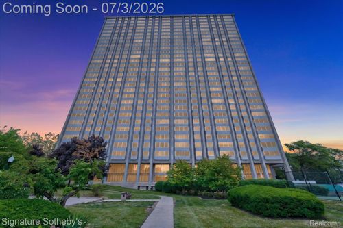 912-1300 E Lafayette St, Detroit, MI, 48207-2920 | Card Image
