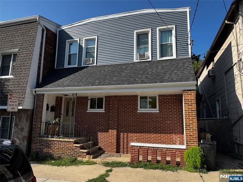 82-80-82 Central Ave, Ridgefield Park, NJ, 07660-1034 | Card Image
