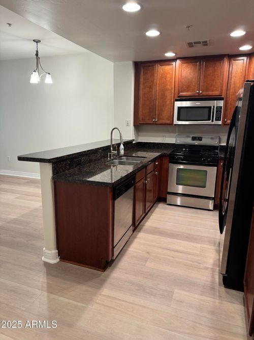 1200-5450 E Deer Valley Dr, Phoenix, AZ, 85054-8118 | Card Image