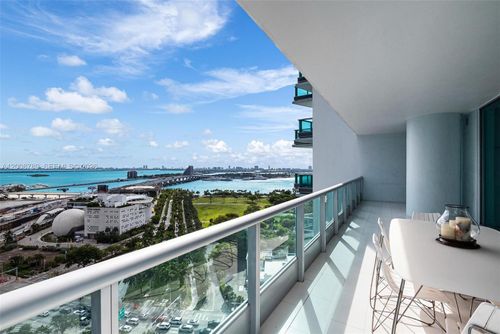 2208-900 Biscayne Blvd, Miami, FL, 33132-1564 | Card Image