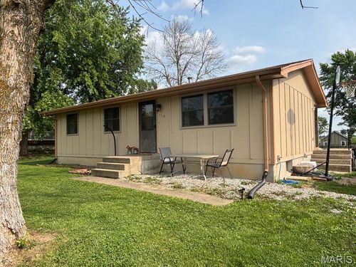 110 Windmill Ln, Shelbina, MO, 63468-1602 | Card Image