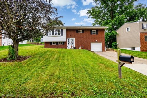 147 Susan Dr, Wintersville, OH, 43953-9611 | Card Image