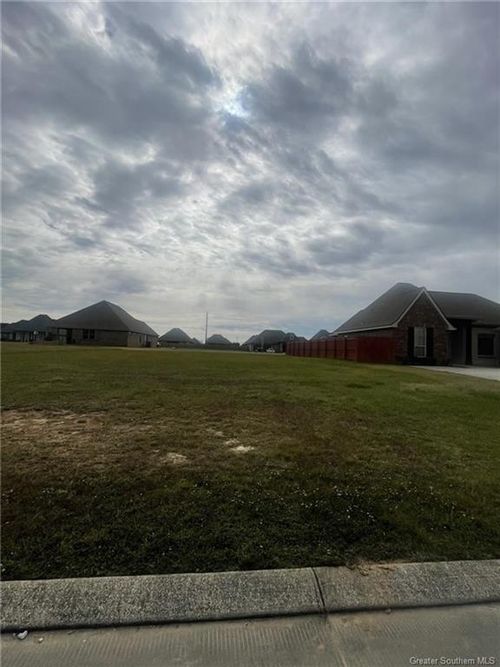 2513 S Crest Dr, Lake Charles, LA, 70605-5386 | Card Image