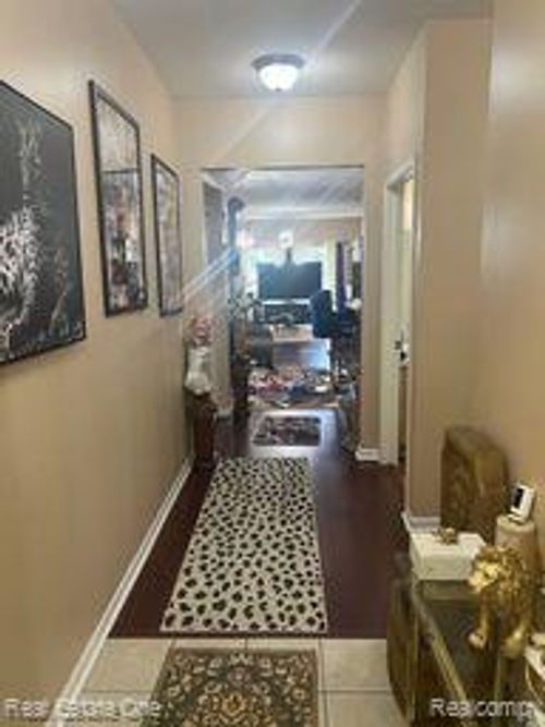 43216 Pendleton Cir, Sterling Heights, MI, 48313-1983 | Card Image
