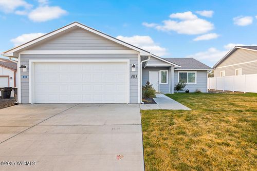 403 Pear Dr, Tieton, WA, 98947-6901 | Card Image