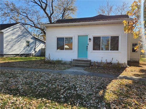 1011 Pennsylvania Ave, Windsor, IL, 61957-1111 | Card Image