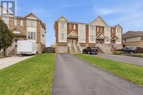 17 Hemlock Way, Grimsby (Grimsby West), ON, L3M0A7 | Card Image