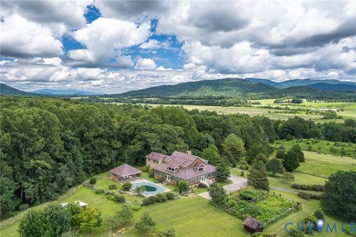 8028 Big Island Hwy, Bedford, VA, 24523-5739 | Card Image