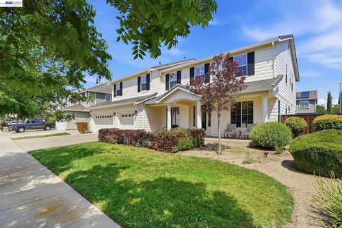 705 Iris Ct, Brentwood, CA, 94513-5478 | Card Image