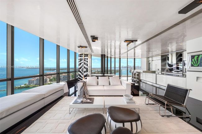 APT-3003 - 100 S Pointe Dr, Condo with 3 bedrooms, 4 bathrooms and null parking in Miami Beach FL | Image 4