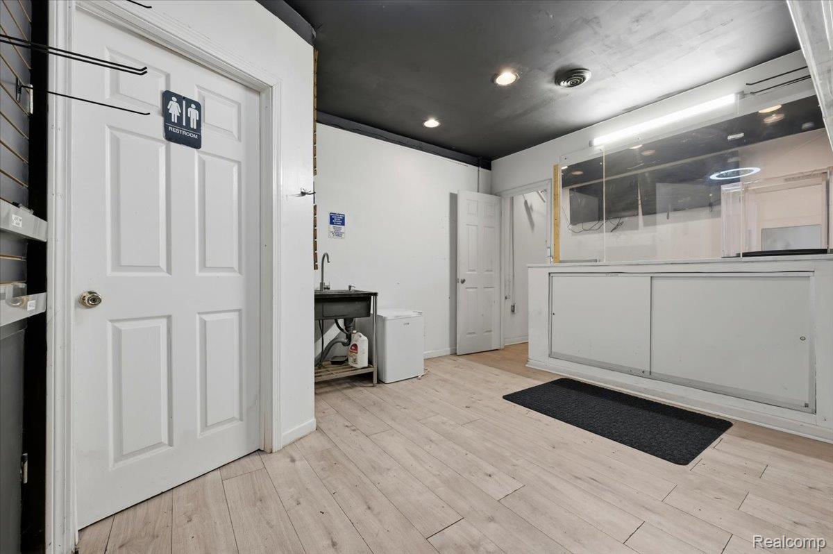 Commercial Sale in Detroit 5