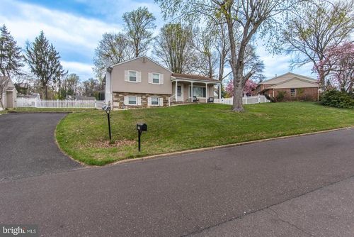 3278 Oak Rd, HUNTINGDON VALLEY, PA, 19006-4117 | Card Image