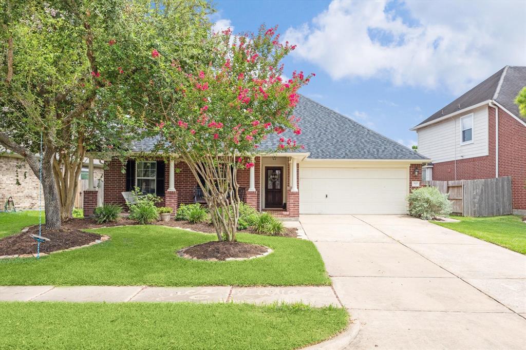 Temple Dr, Manvel, TX 77578