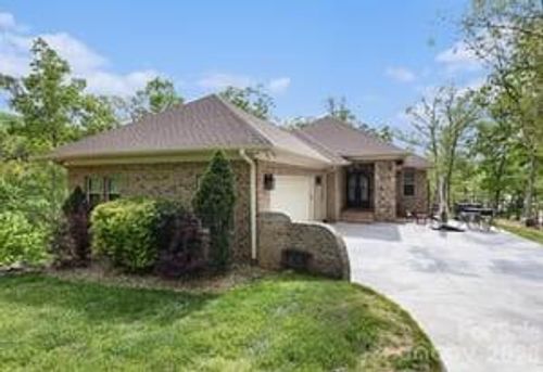1629 Healing Springs Dr, Denton, NC, 27239-7799 | Card Image