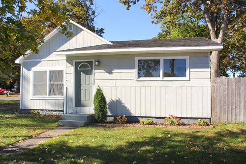 1099 Shonat St, Muskegon, MI, 49442-4258 | Card Image