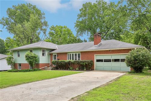 708 Tyler Ave, Warrensburg, MO, 64093-2540 | Card Image