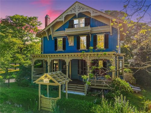 43 Old Beach Rd, Newport, RI, 02840-3348 | Card Image
