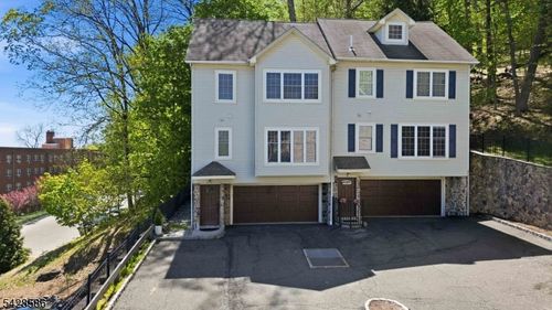 1 Entrance Ave, Morristown, NJ, 07960-5157 | Card Image
