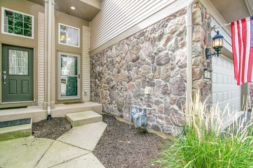 1385 Crimson Ln, Yorkville, IL, 60560-3073 | Card Image