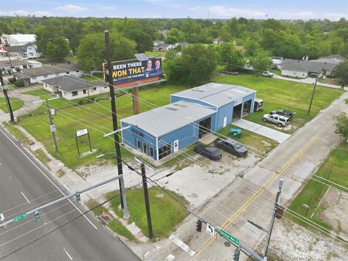 1925 Gerstner Memorial Dr, Lake Charles, LA, 70601-8013 | Card Image