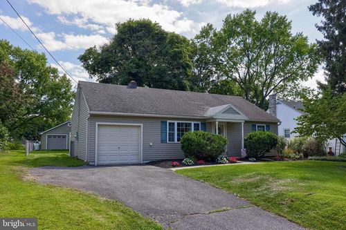 2576 Graystone Rd, EAST PETERSBURG, PA, 17520-1008 | Card Image
