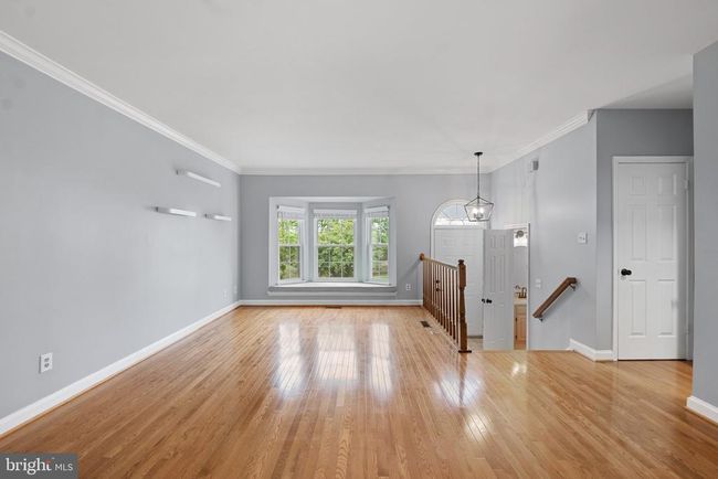 6804 Signature Cir, Townhouse with 3 bedrooms, 4 bathrooms and null parking in ALEXANDRIA VA | Image 4