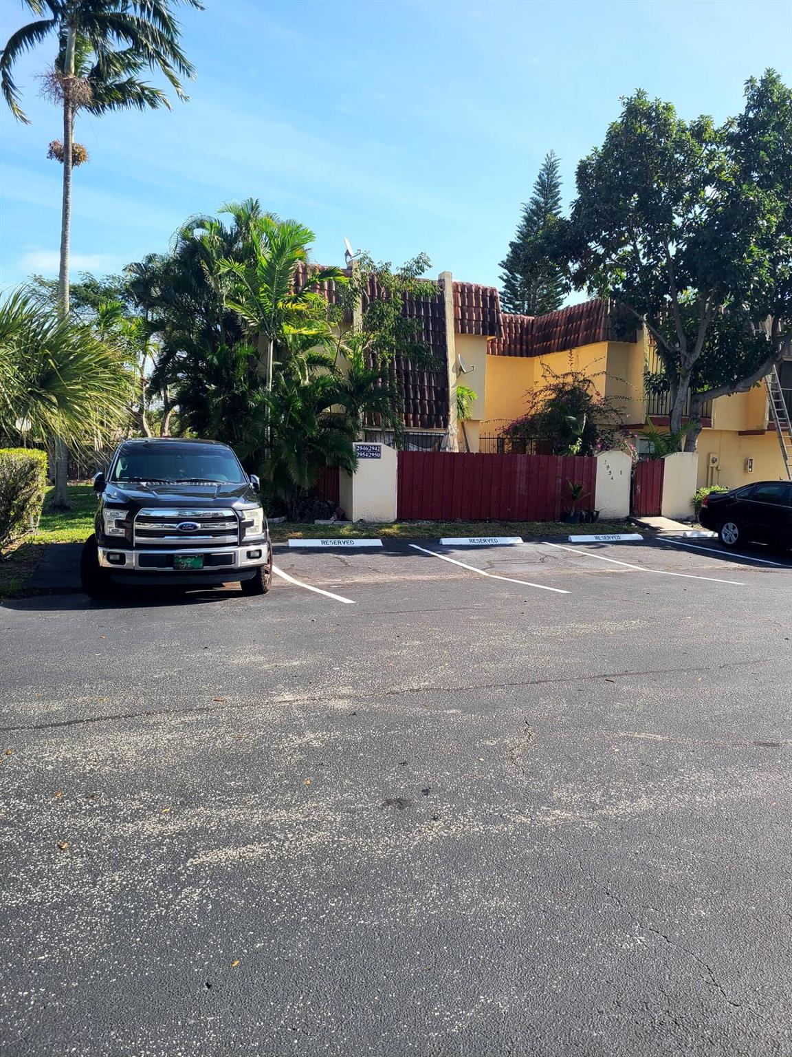Genoa Pl, West Palm Beach, FL 33406
