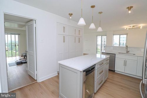 apt-734-700 7th St Sw, WASHINGTON, DC, 20024-2450 | Card Image