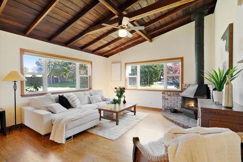 501 Pine St, Aptos, CA, 95003-3747 | Card Image