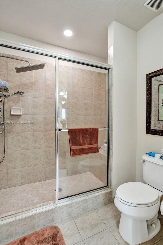 APT-501 - 3500 Oaks Clubhouse Dr, Condo with 3 bedrooms, 2 bathrooms and null parking in Pompano Beach FL | Image 60