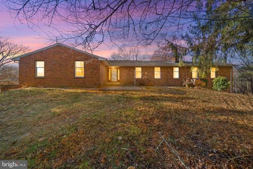 14428 Lee Hwy, AMISSVILLE, VA, 20106-4102 | Card Image