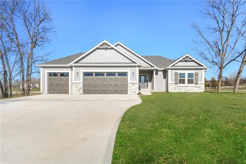 17860 Clearview Dr, Leavenworth, KS, 66048-6608 | Card Image
