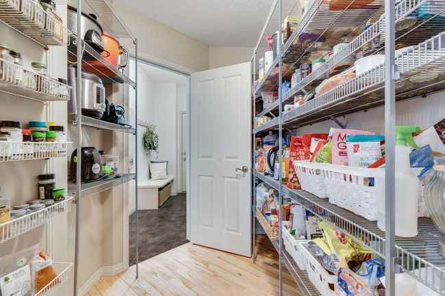 686 Chaparral Dr Se, House other with 5 bedrooms, 4 bathrooms and 4 parking in Calgary AB | Image 17