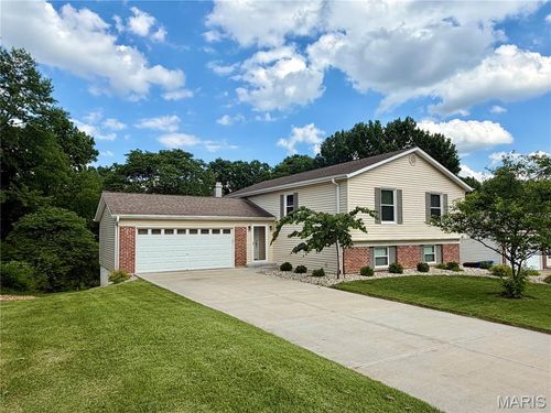 29 Red Mill Ct, Saint Peters, MO, 63376-6914 | Card Image