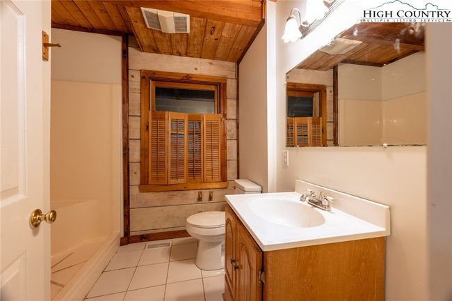 170 Mountain Laurel Ln, House other with 2 bedrooms, 4 bathrooms and null parking in Blowing Rock NC | Image 19