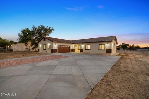 40719 171st St E, Lake Los Angeles, CA, 93535-7406 | Card Image