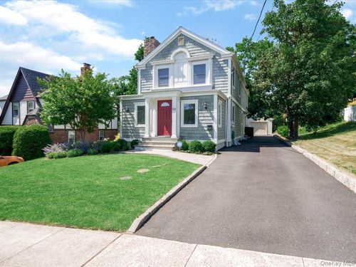 59 Franklin Pl, Great Neck, NY, 11023-1243 | Card Image