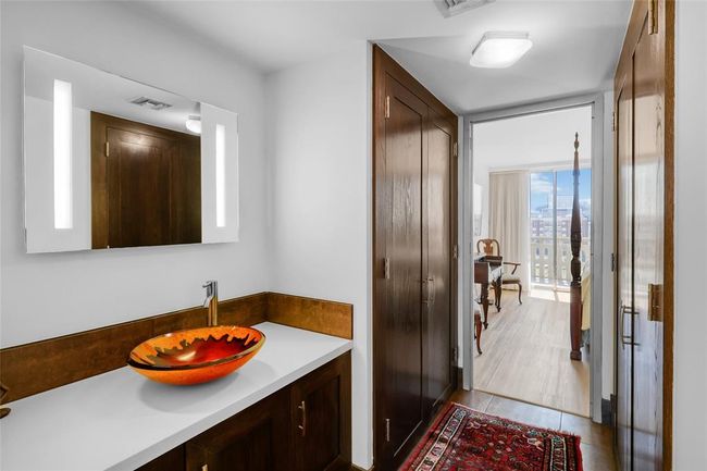 APT-722 - 2016 Main St, Condo with 2 bedrooms, 2 bathrooms and 1 parking in Houston TX | Image 28
