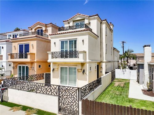 211 Chicago Ave, Huntington Beach, CA, 92648-5258 | Card Image
