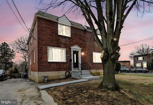 421 Poplar St, SHARON HILL, PA, 19079-1206 | Card Image