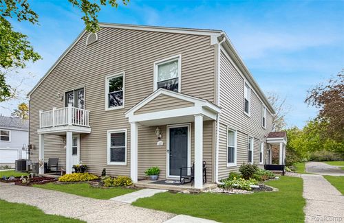 1425 Hobnail Ct, Davison, MI, 48423-2203 | Card Image