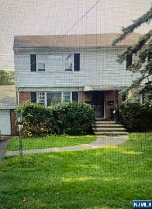 44 Maiden Ln, Bergenfield, NJ, 07621-4126 | Card Image