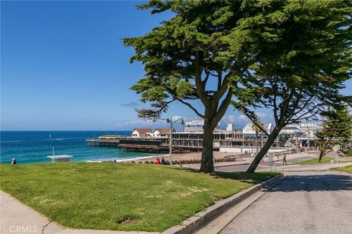 b-520 Esplanade, Redondo Beach, CA, 90277-3639 | Card Image