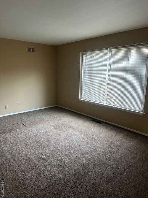 apt-105-25332 Shiawassee Cir, Southfield, MI, 48033-3837 | Card Image