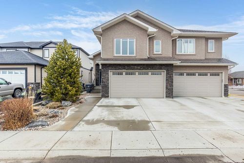 390 Somerside Cres Se, Medicine Hat, AB, T1B0N4 | Card Image