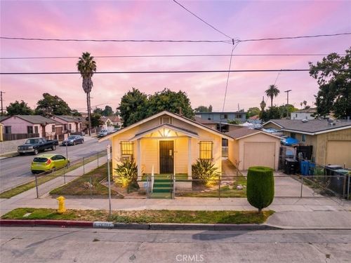 1542 E 83rd, Los Angeles, CA, 90001 | Card Image