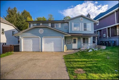 13518 64a Ave, Surrey, BC, V3W9H7 | Card Image